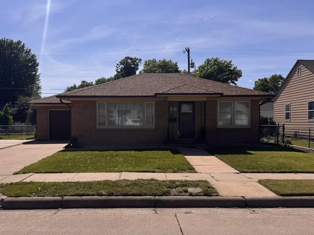1009 N Williams Ave