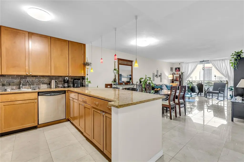 600 Three Islands Blvd #618