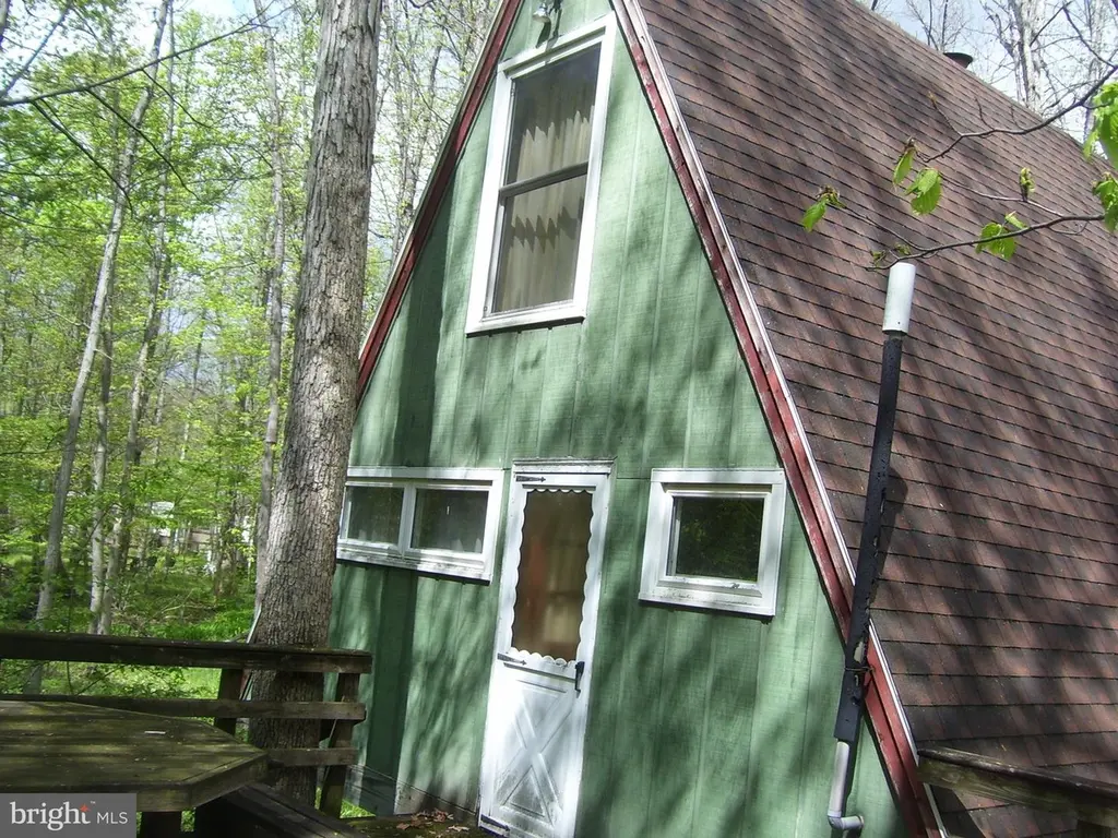 75 Wolfgang Ln