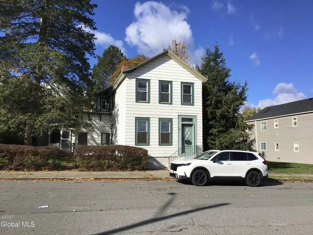 1339 3rd Ave