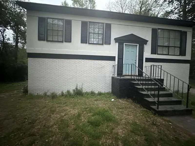 3554 Windsor Cir
