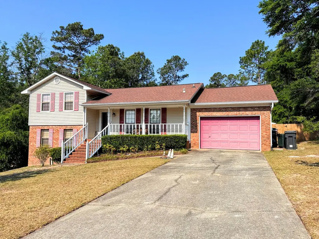 5213 Woodridge Dr