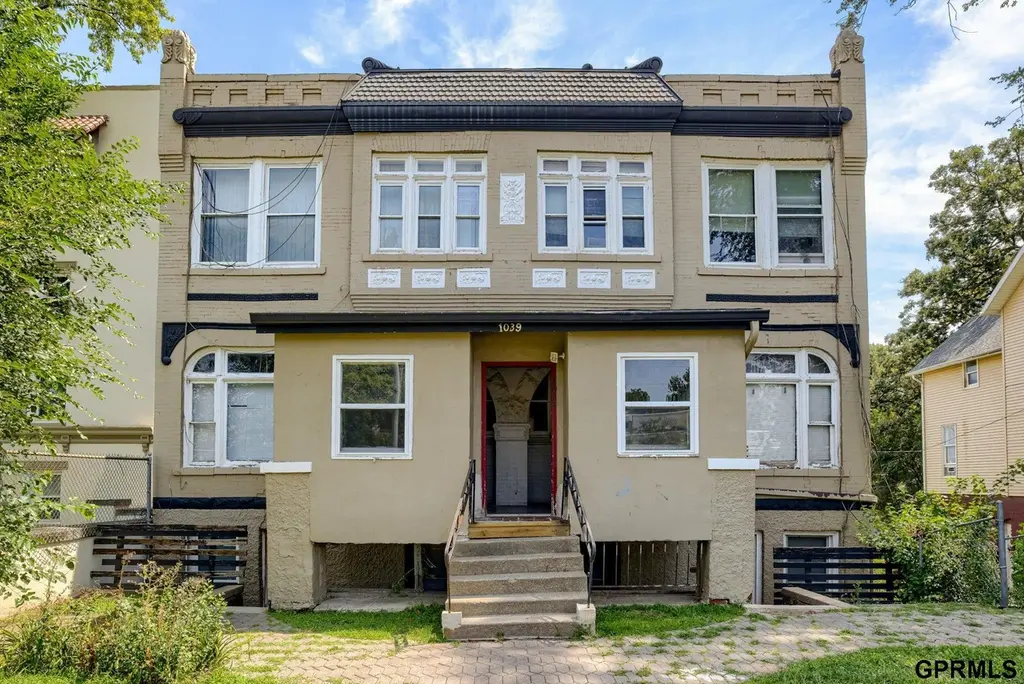 1039 Park Ave