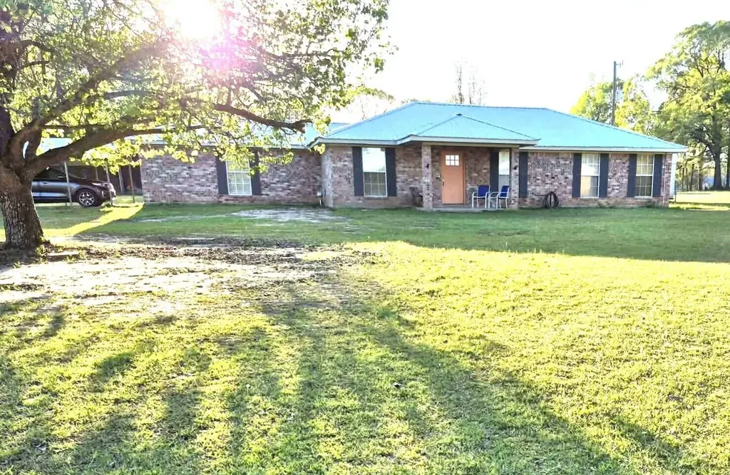 326 Roy Clark Rd