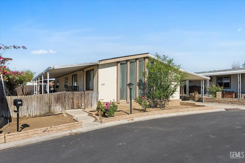 8536 Kern Cyn #255