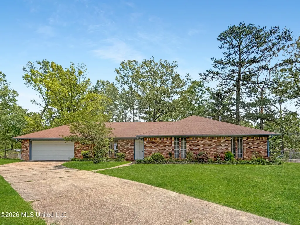328 Park Ln