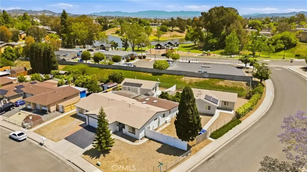 260 Lustrosos St