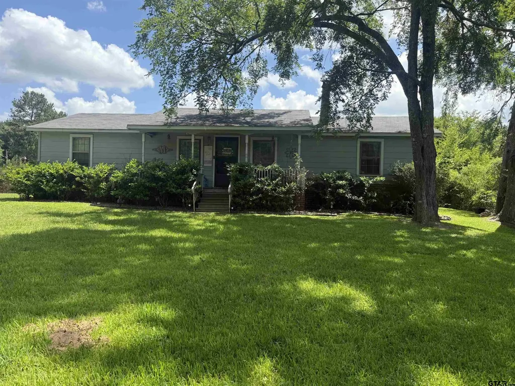3901 Almond Rd
