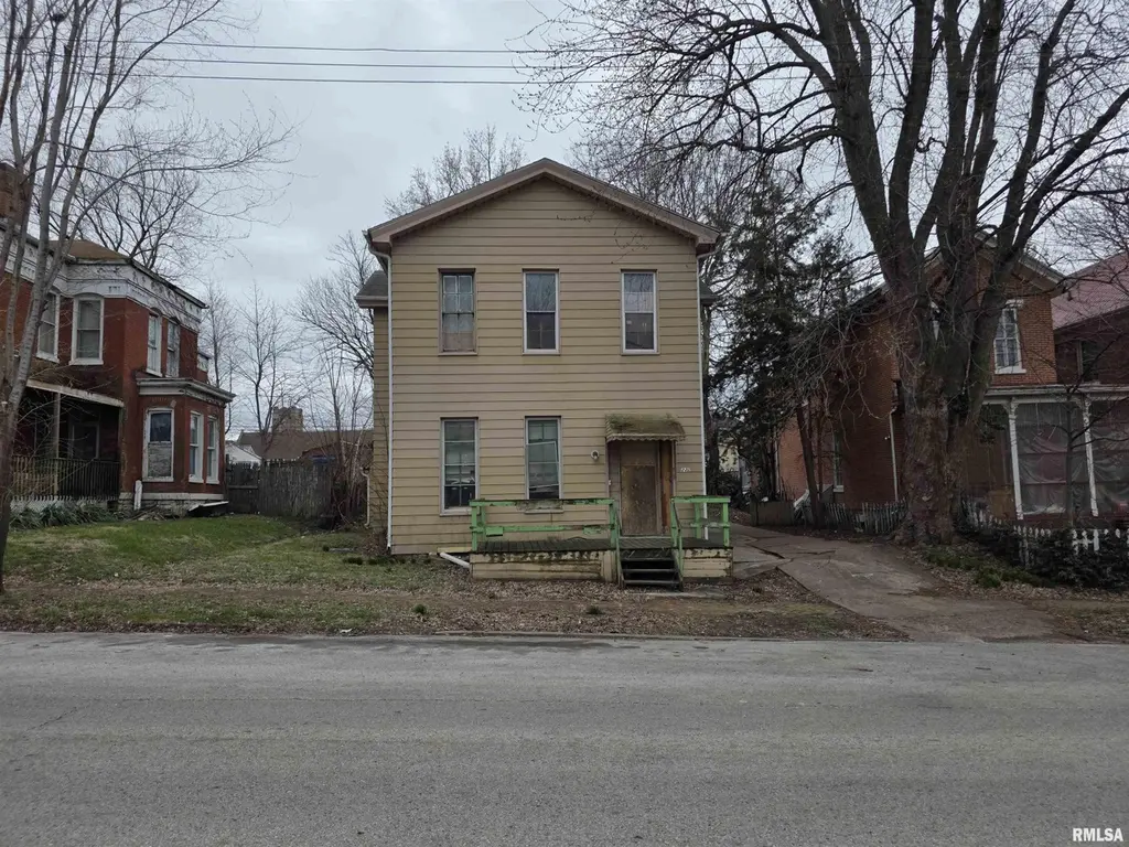 622 Spring St