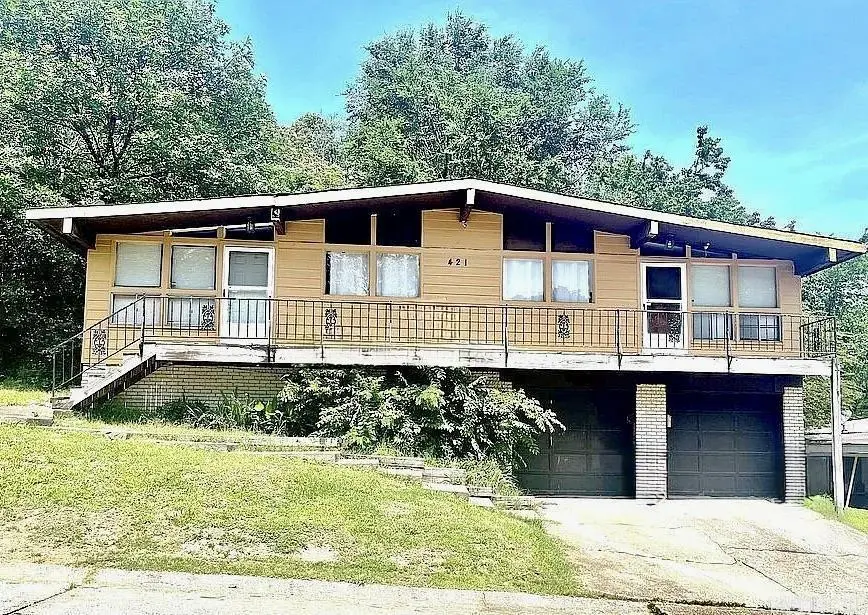 421 Sierra Madre Dr