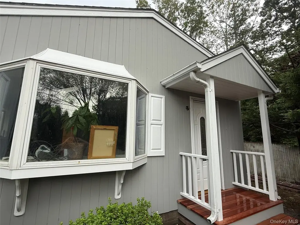 28 Apple Rd