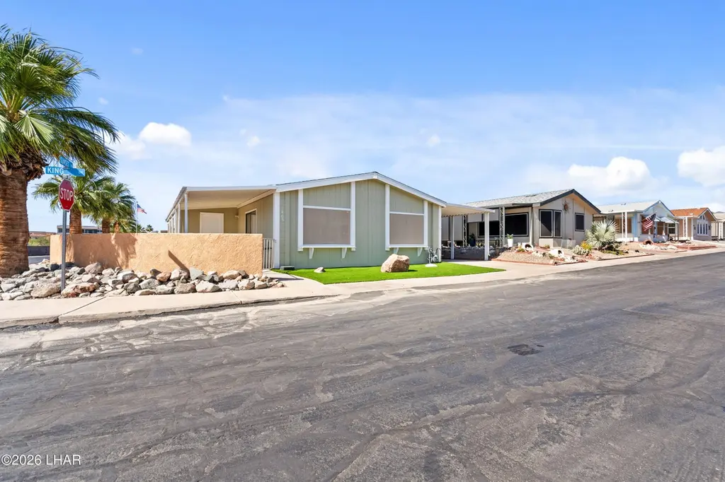 1405 King Dr