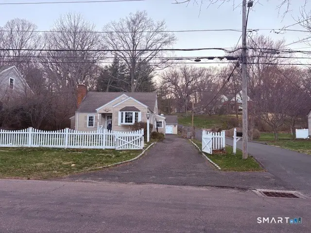 329 Bronson Rd