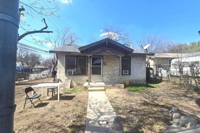 403 N San Felipe