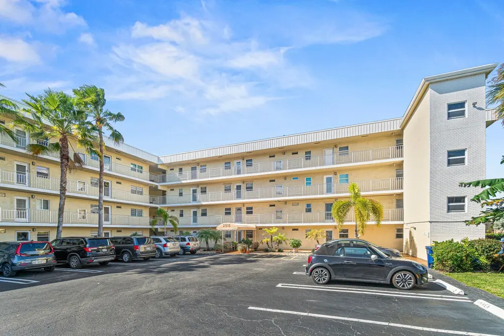 2515 NE 1st Ct #4100