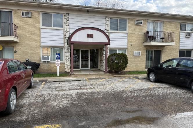 501 Carlysle Dr #7