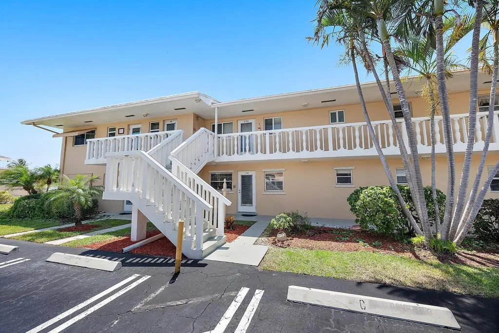 2164 NE 1st Way #102