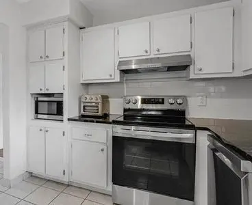 182 Lakeview Dr