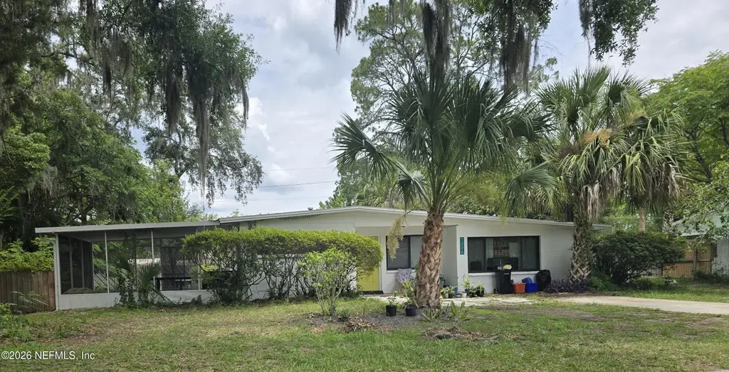 1226 NE 17th Ave