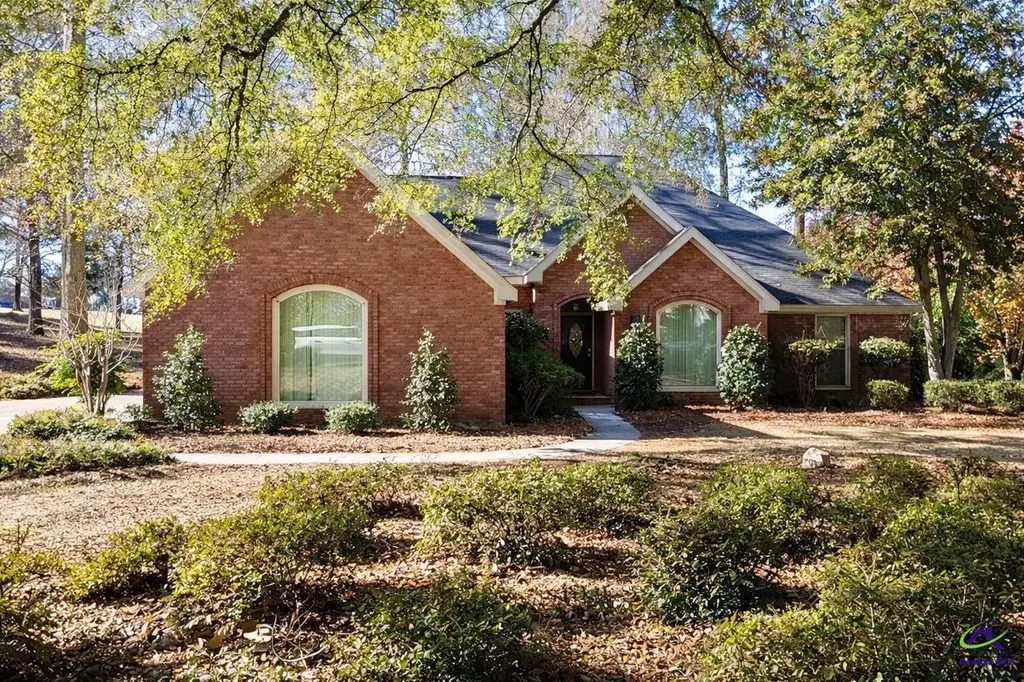 107 Deerwood Dr