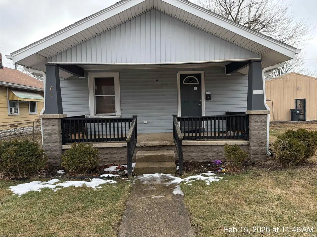 603 E North St