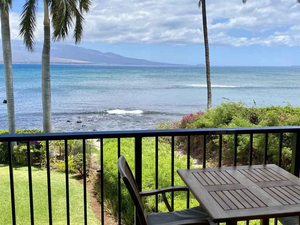 190 Hauoli St #220