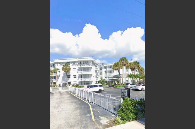 1913 S Ocean Dr #109