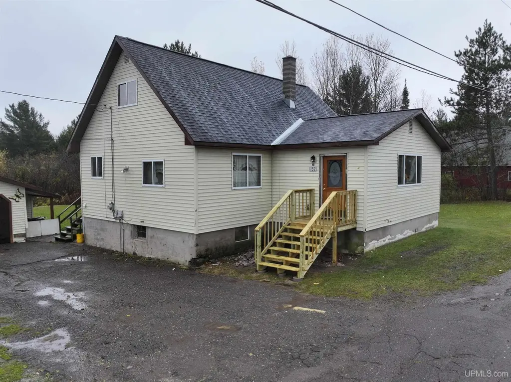 152 Birch St