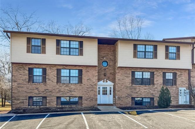 21 Village West Ct #102