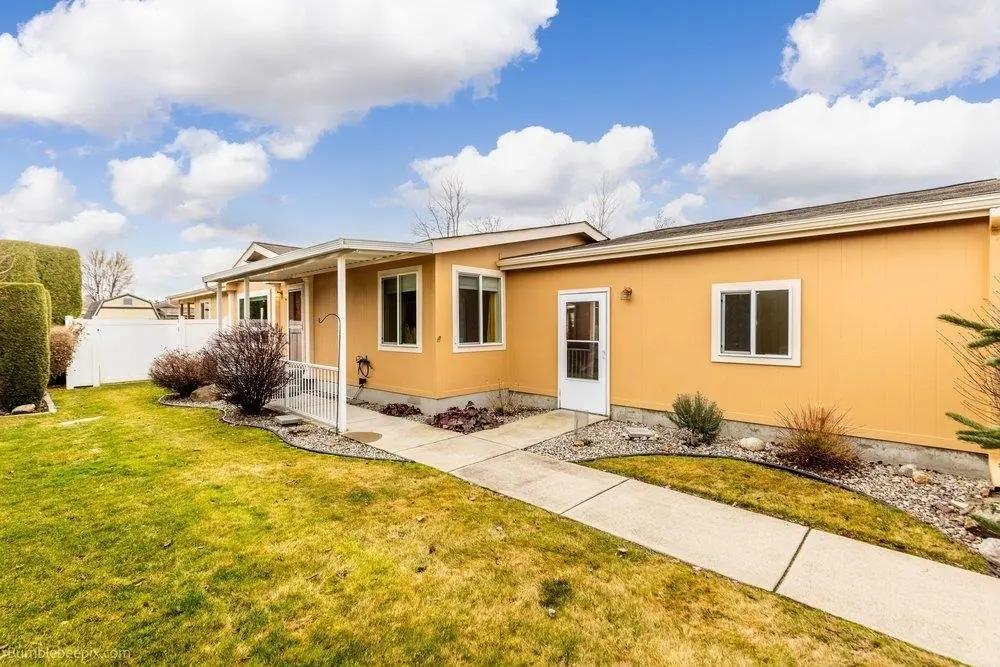 19414 E Augusta Ln
