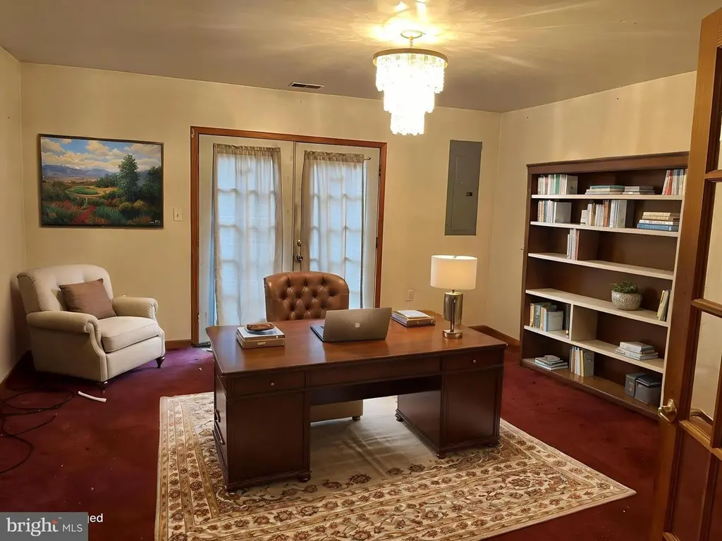 3255 Naomi Pl