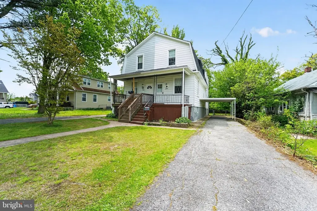 2809 Taylor Ave
