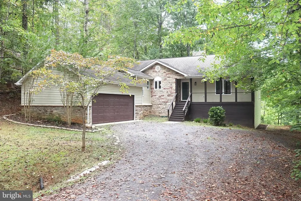 1111 Eastover Pkwy