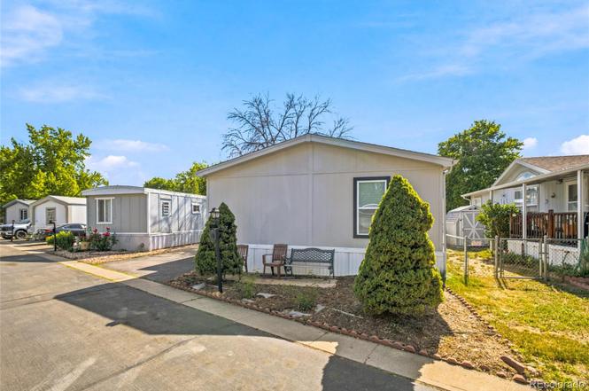 281 Skylark Cir