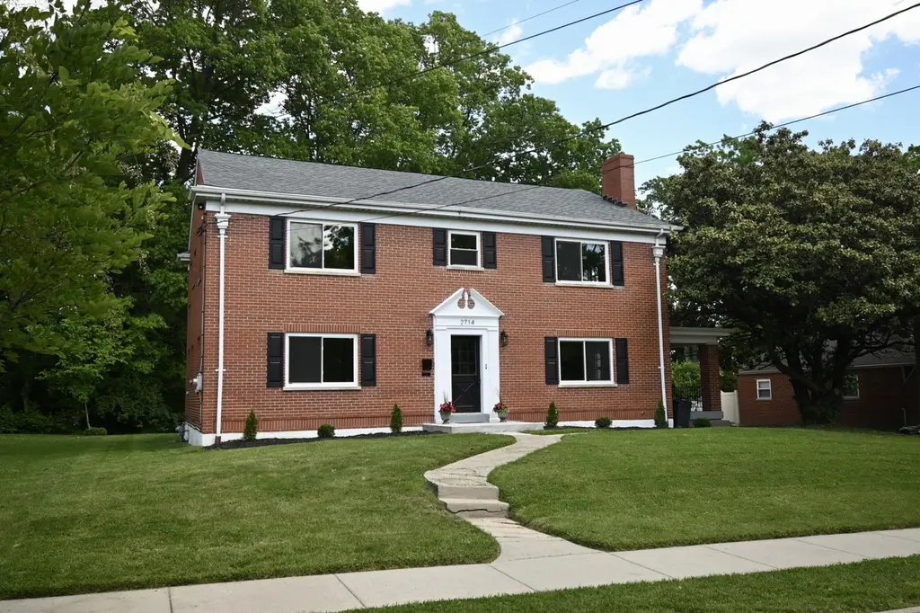 2714 Ashland Ave