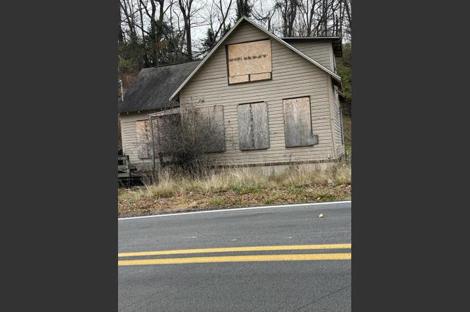221 Old Bramwell Rd