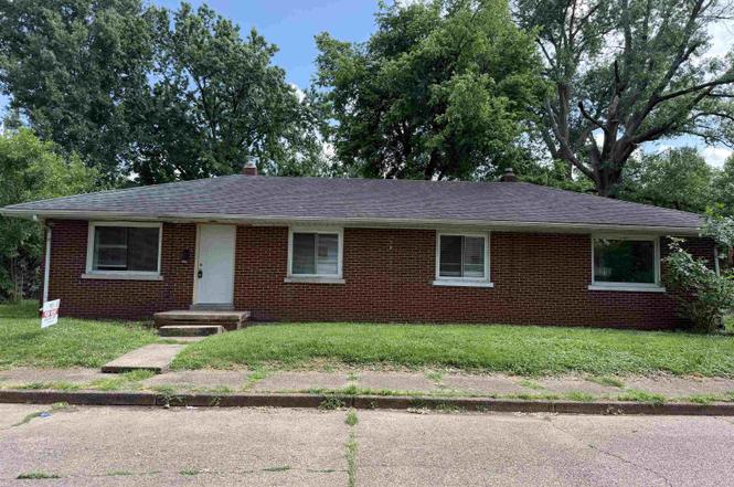 1500 S Harlan Ave