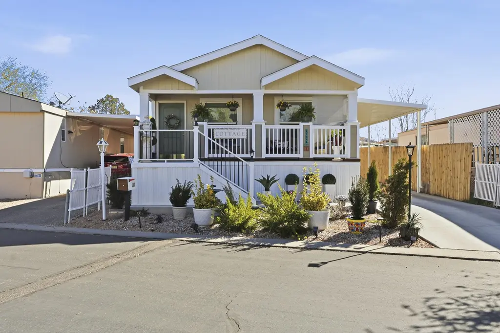 352 Buffalo Cir SE