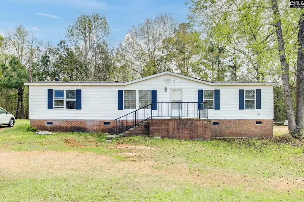 597 Forest Hills Dr