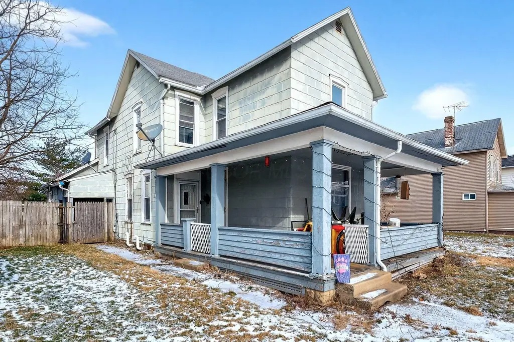 1682 Edwards Ave