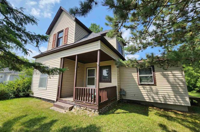 301 E Main St