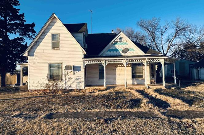 126 W Dogwood Ave