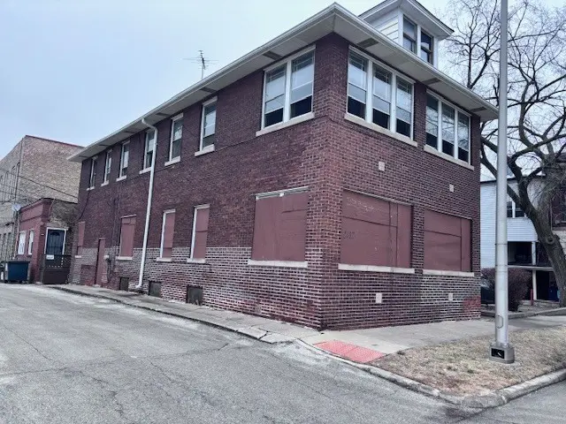 2412 High St