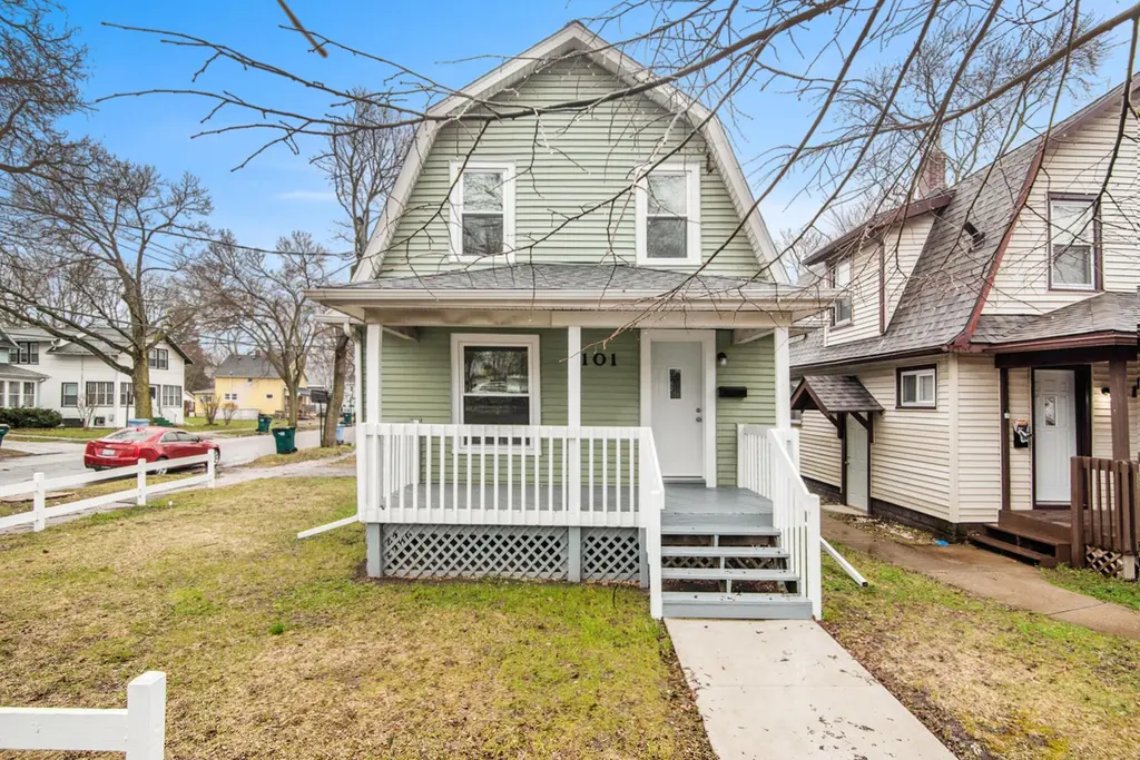 1101 May St