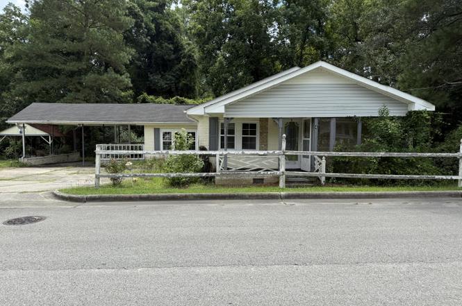 41 Twin Pines Rd