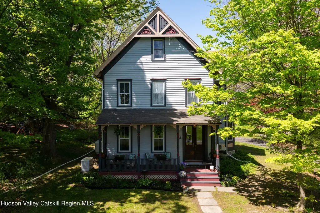 43 Vedder Rd