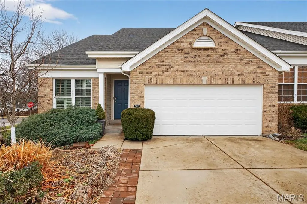 800 Whispering Village Cir