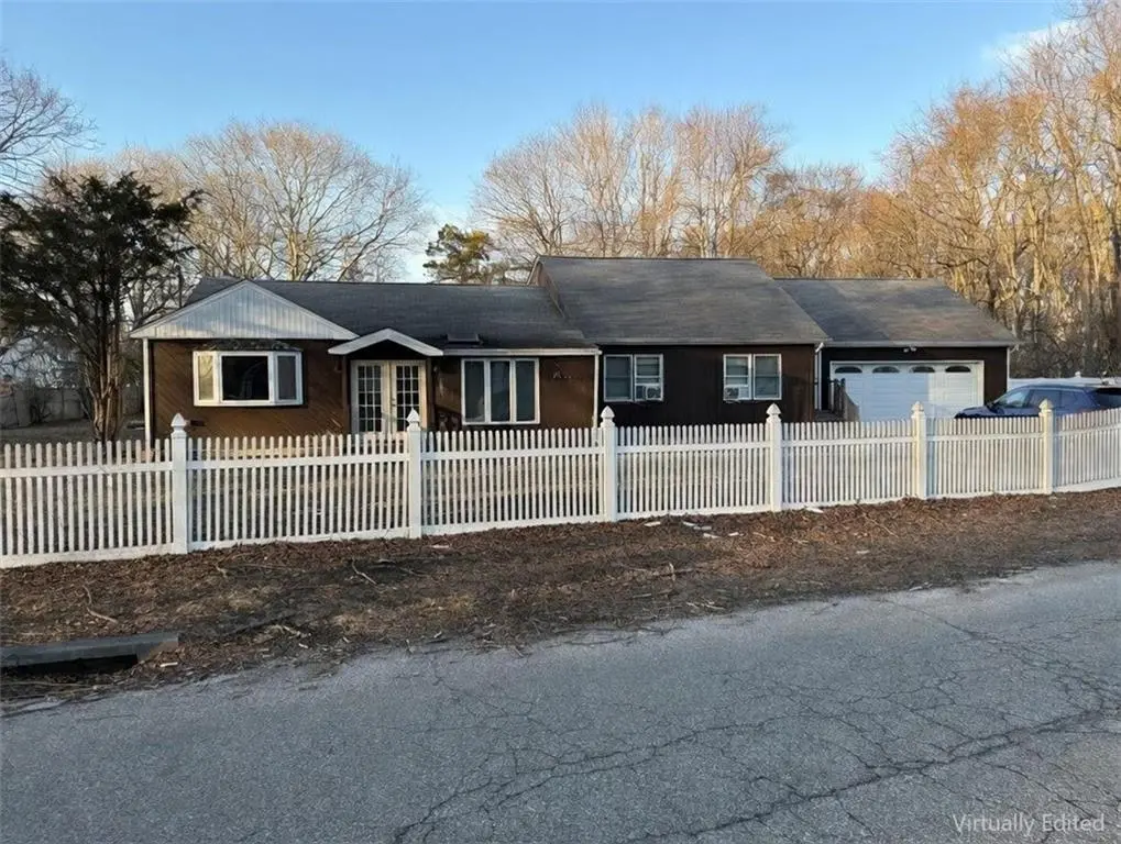 39 Pineway Ave