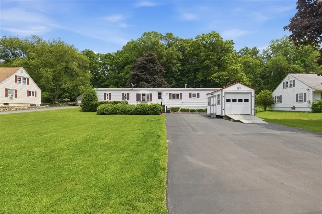 8 Donahue Ln