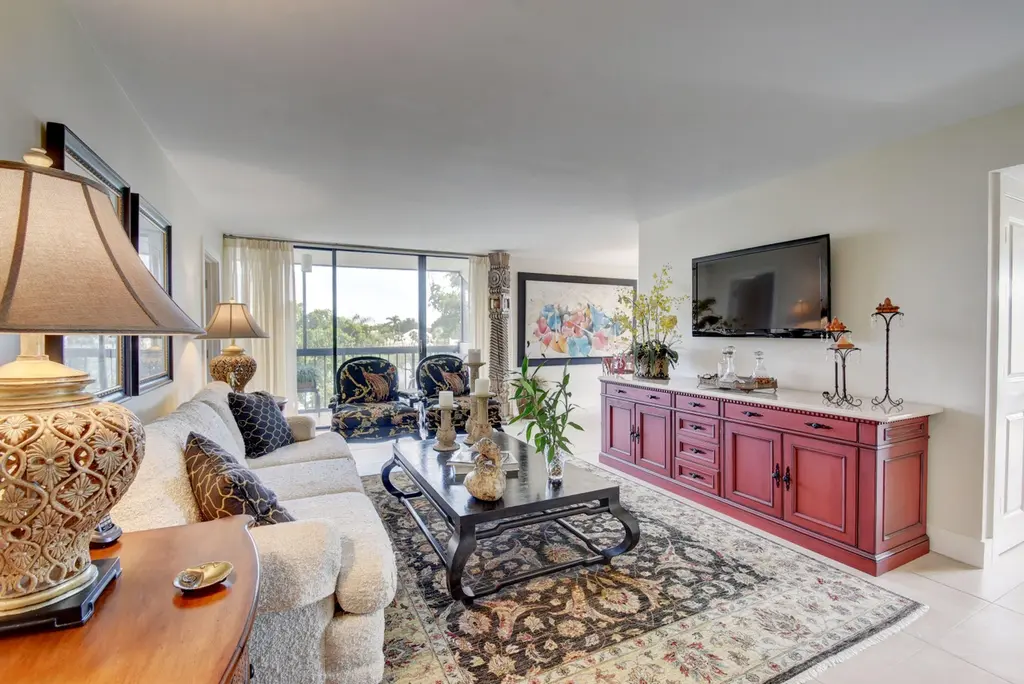 1542 Bridgewood Dr